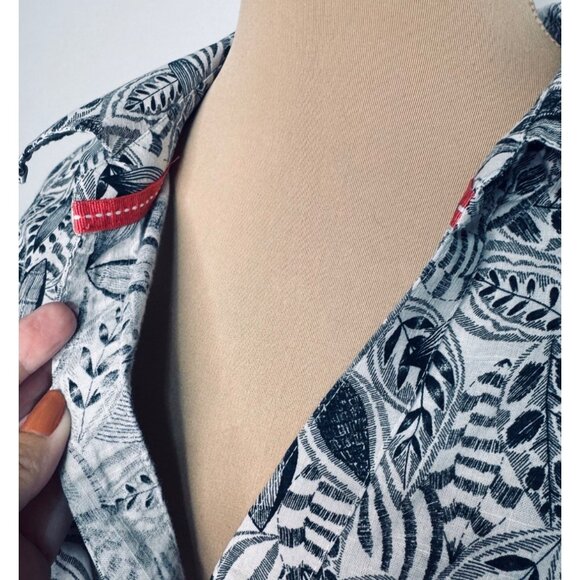 Foxcroft Faith Layered Leaves Button-Up Blouse Top 18W Black White Wrinkle-Free - Picture 5 of 14